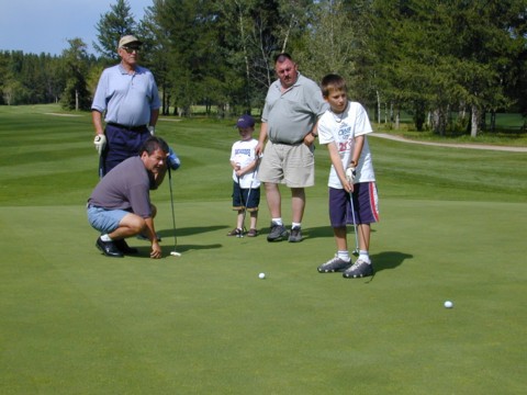 Zachary's birdie attempt